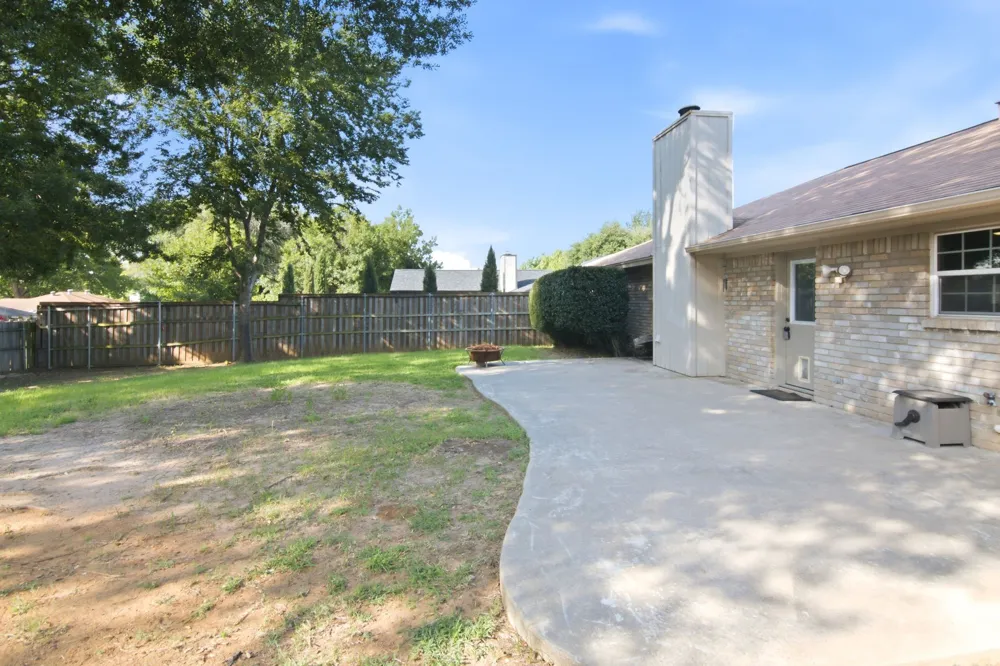 2502 Cranberry Lane Euless, TX 76039