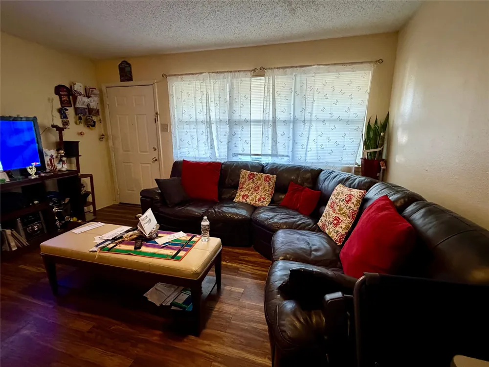 2329 Clover Ridge Drive Dallas, TX 75216