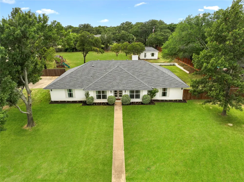 180 Trailing Oaks Drive Double Oak, TX 75077