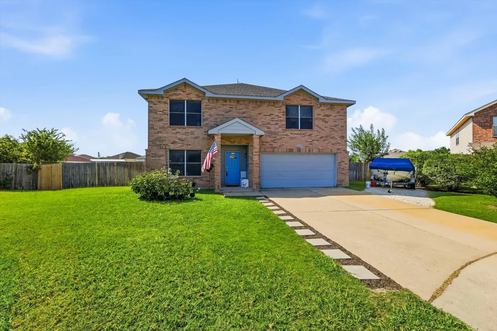 214 Hawthorne Court Ponder, TX 76259