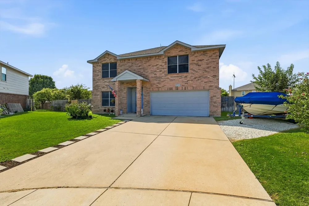 214 Hawthorne Court Ponder, TX 76259