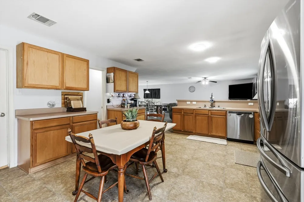 214 Hawthorne Court Ponder, TX 76259
