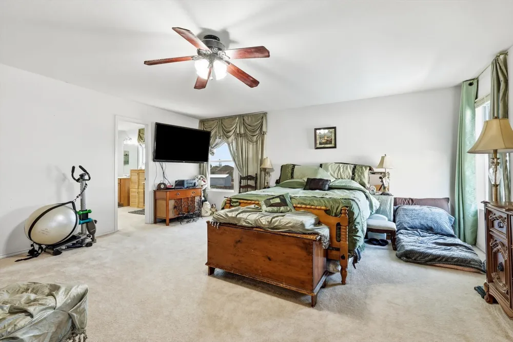 214 Hawthorne Court Ponder, TX 76259