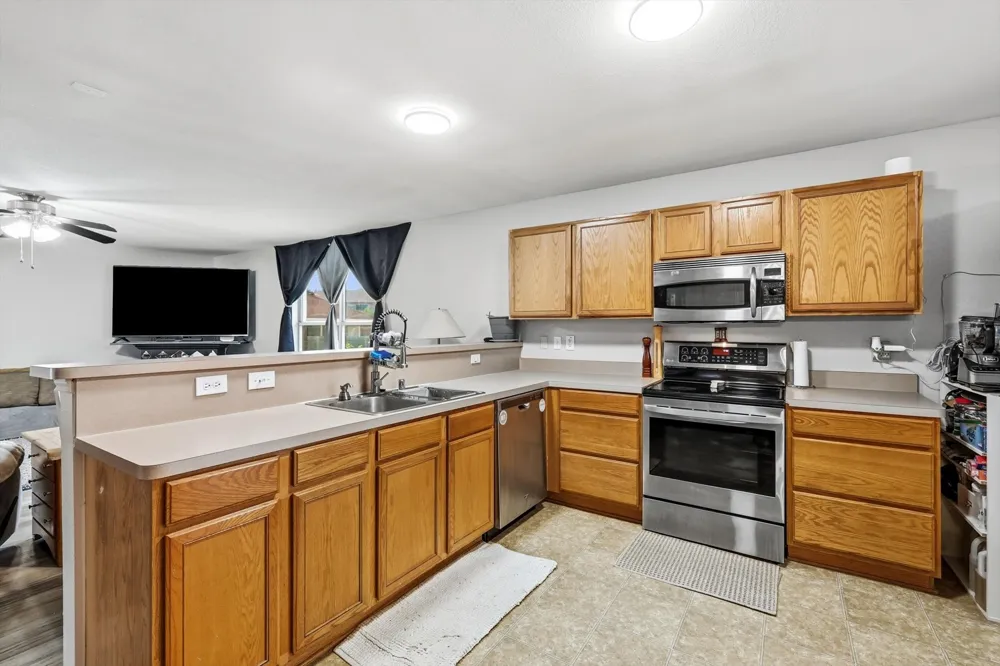 214 Hawthorne Court Ponder, TX 76259