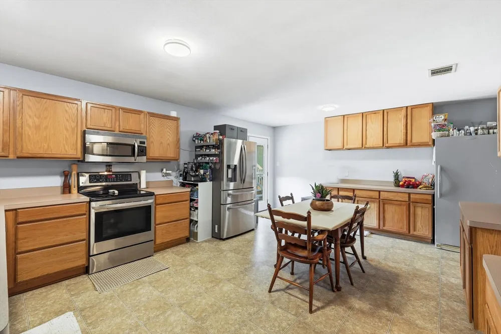 214 Hawthorne Court Ponder, TX 76259