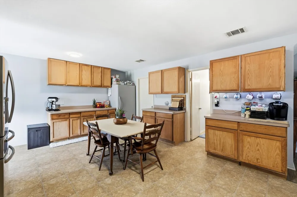 214 Hawthorne Court Ponder, TX 76259