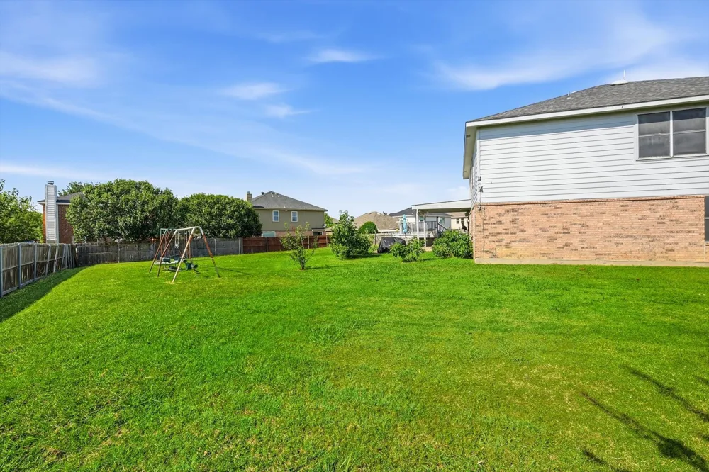 214 Hawthorne Court Ponder, TX 76259