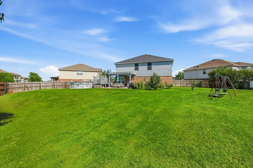 214 Hawthorne Court Ponder, TX 76259