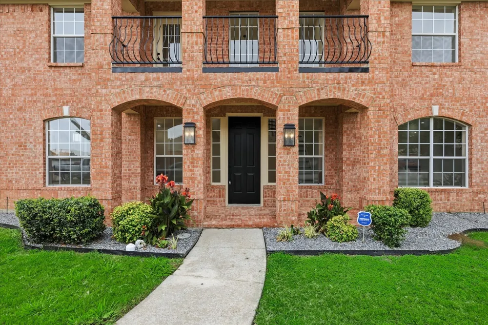 1400 Hudspeth Drive Carrollton, TX 75010