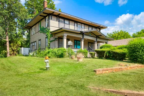 903 4th Street SW