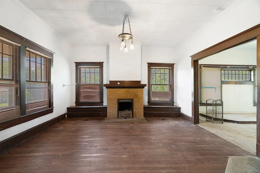 903 4th Street SW Paris, TX 75460