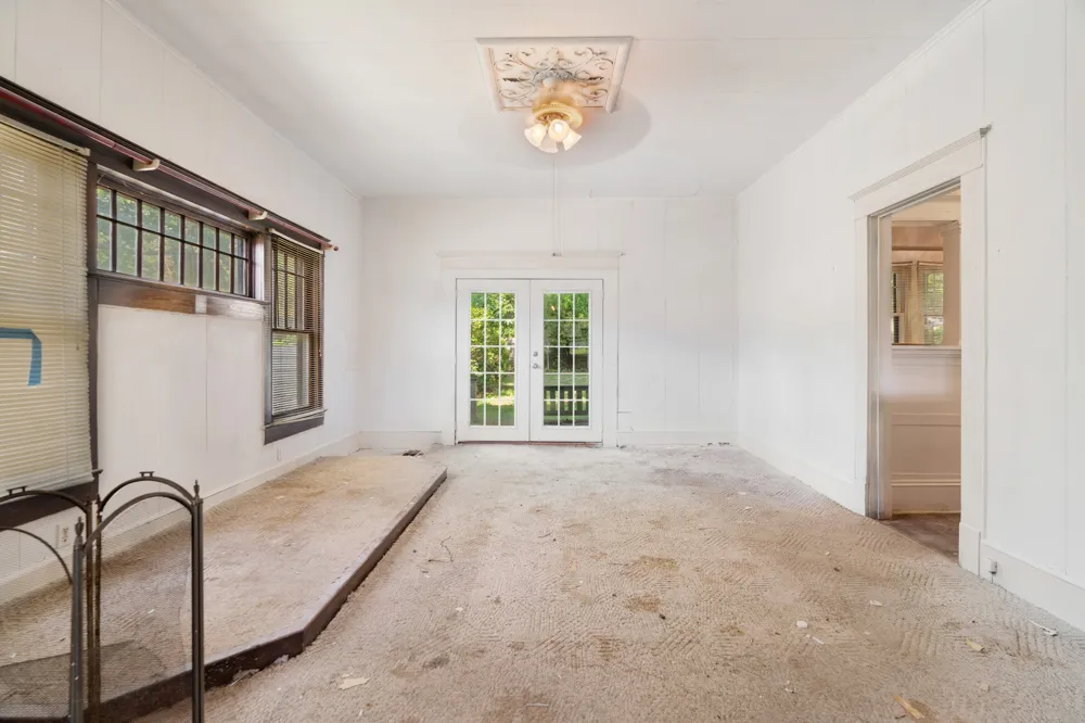 903 4th Street SW Paris, TX 75460