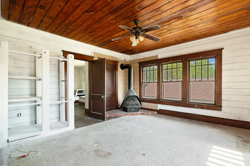 903 4th Street SW Paris, TX 75460