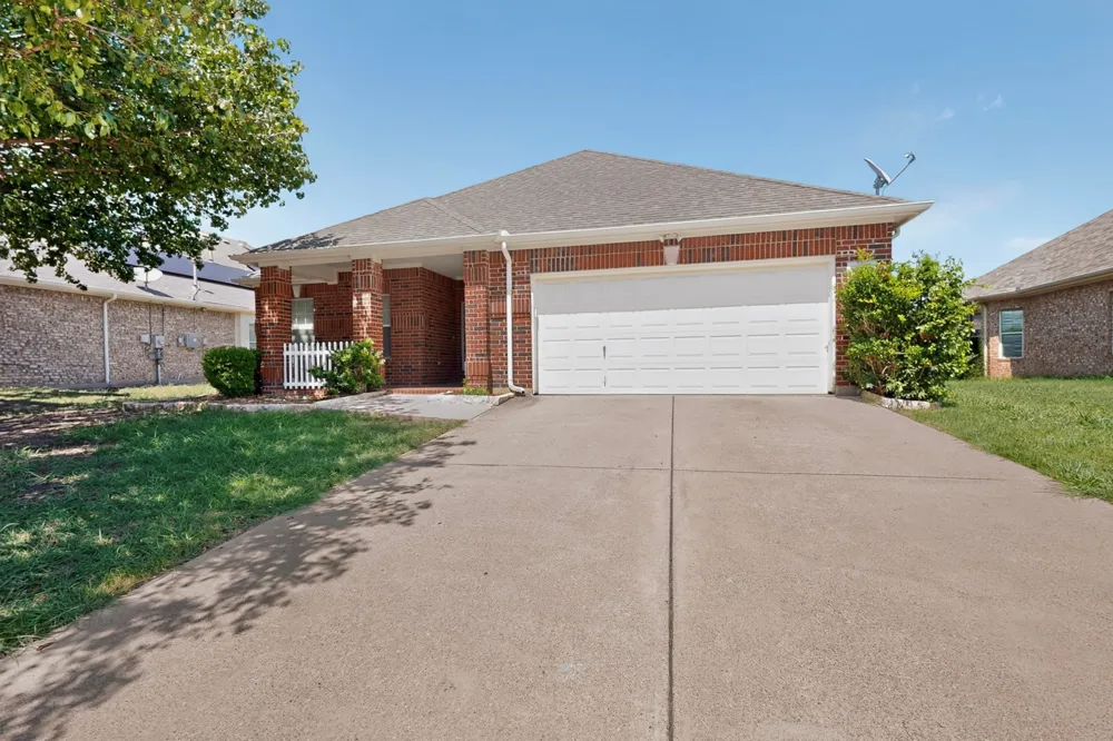 710 Bowie Lane Mansfield, TX 76063