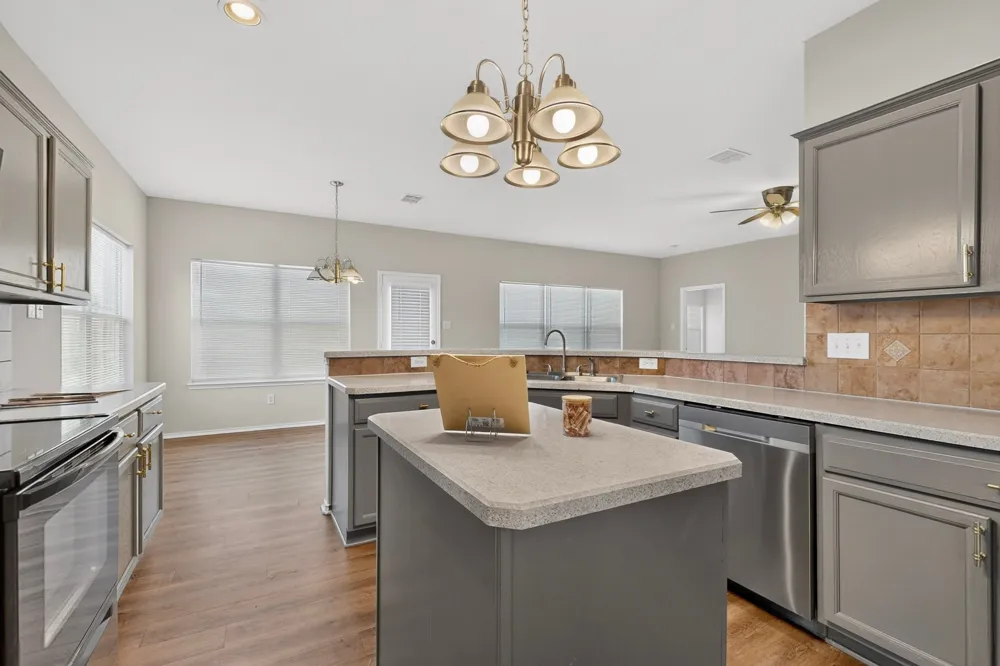 710 Bowie Lane Mansfield, TX 76063