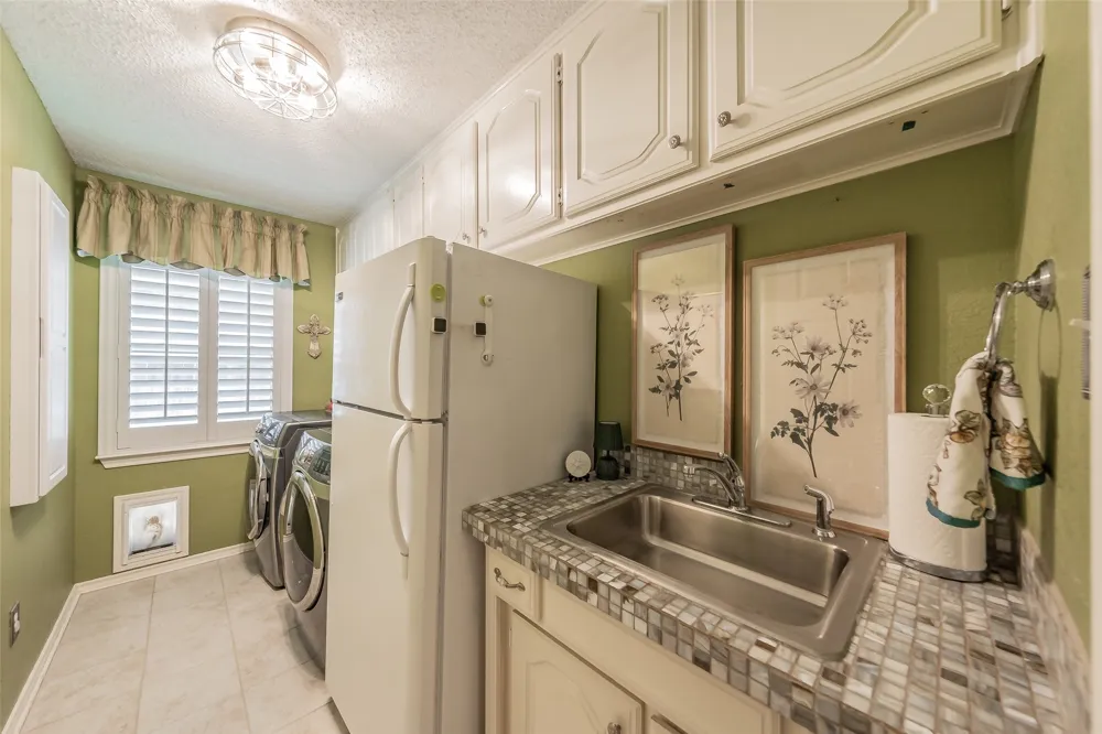 3317 Clearfield Drive Grapevine, TX 76051