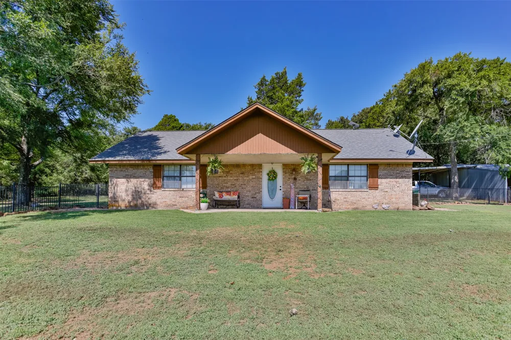 671 County Road 163 Gainesville, TX 76240