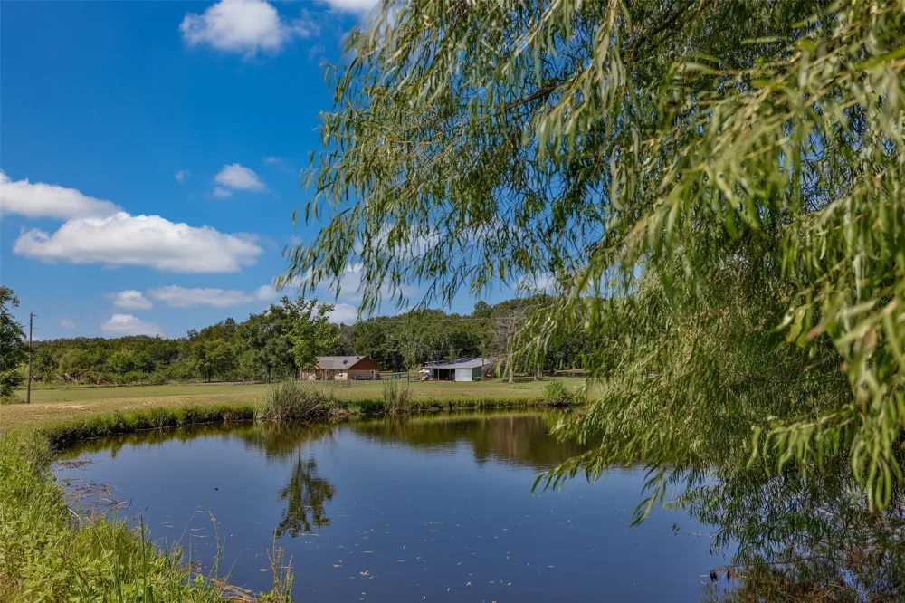 671 County Road 163 Gainesville, TX 76240