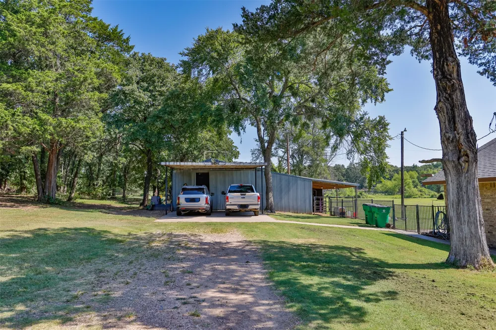 671 County Road 163 Gainesville, TX 76240