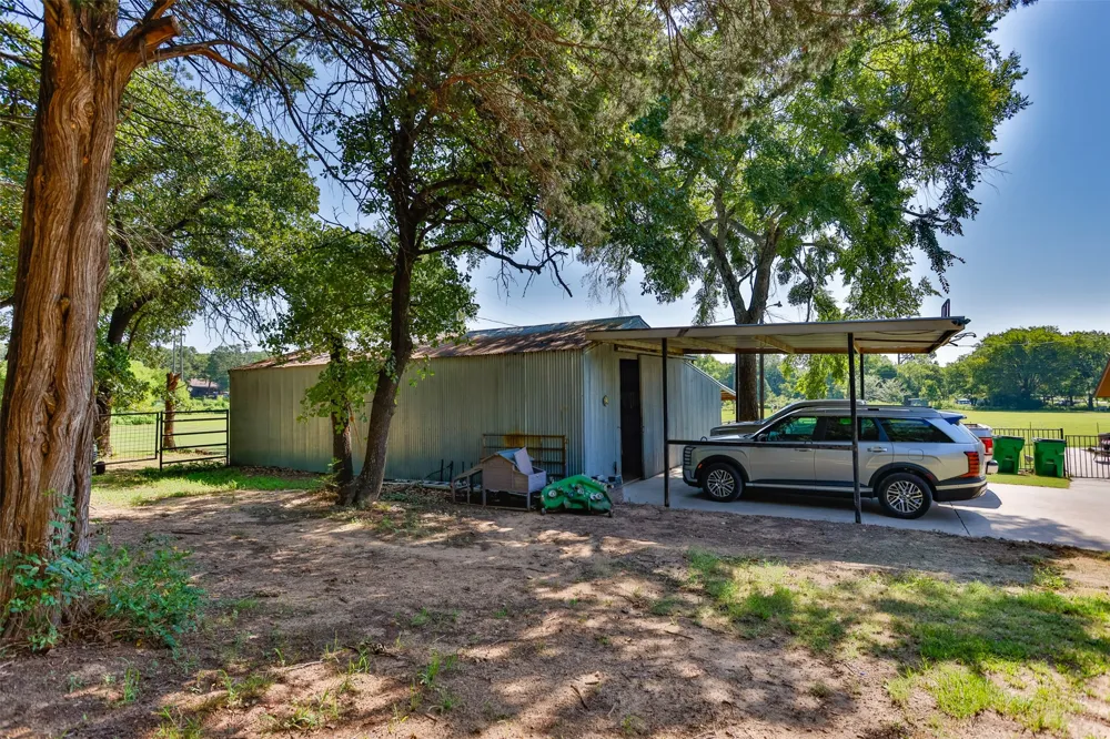 671 County Road 163 Gainesville, TX 76240