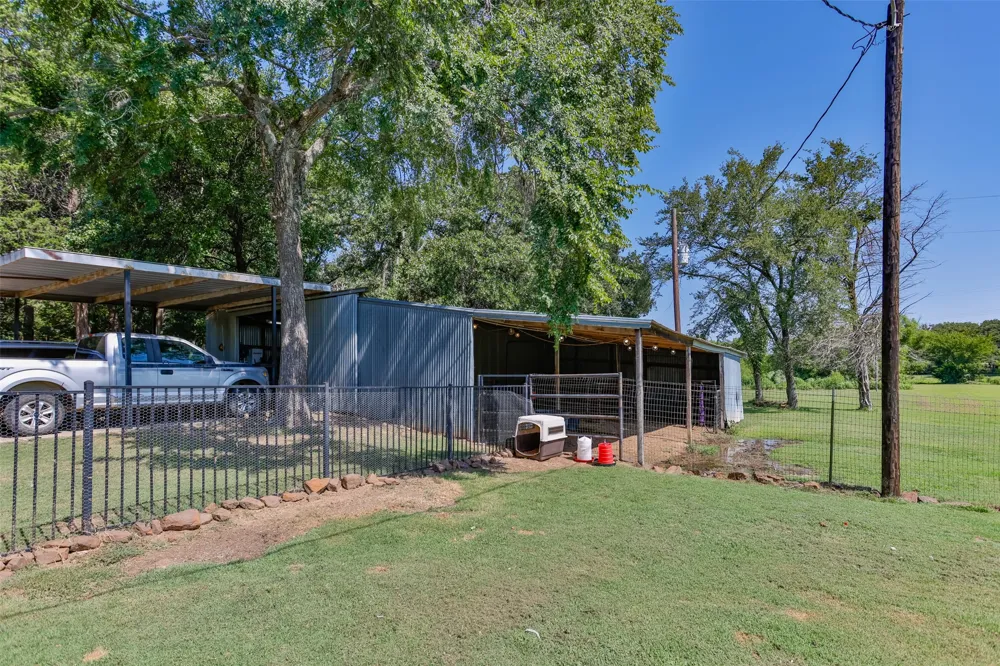 671 County Road 163 Gainesville, TX 76240