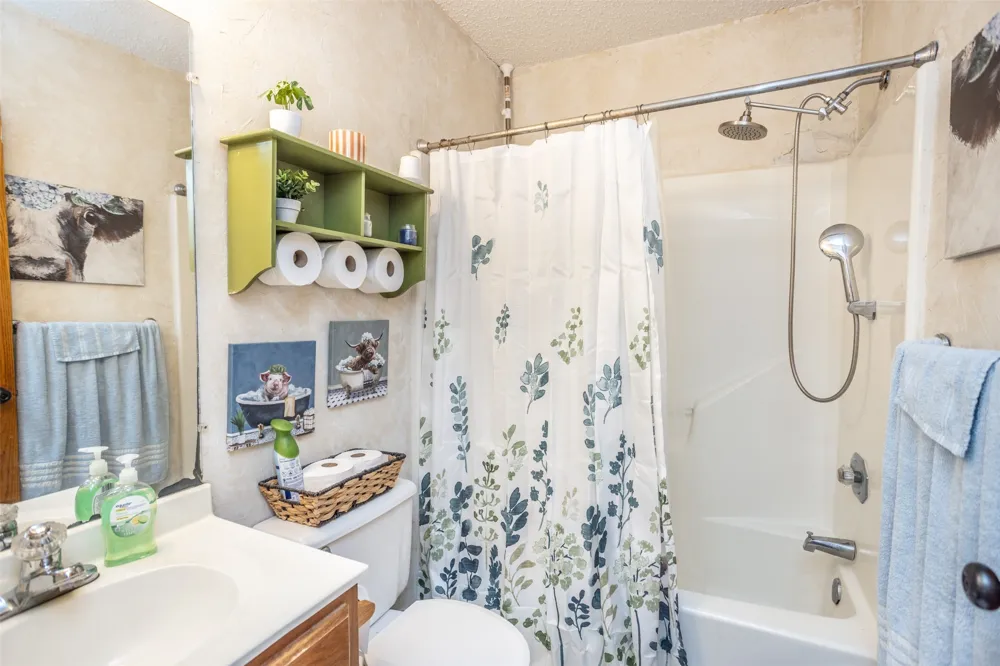 671 County Road 163 Gainesville, TX 76240