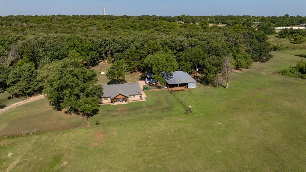 671 County Road 163 Gainesville, TX 76240