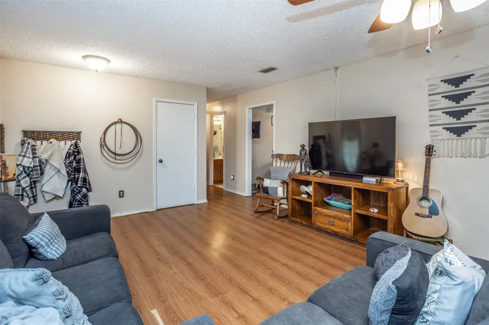671 County Road 163 Gainesville, TX 76240