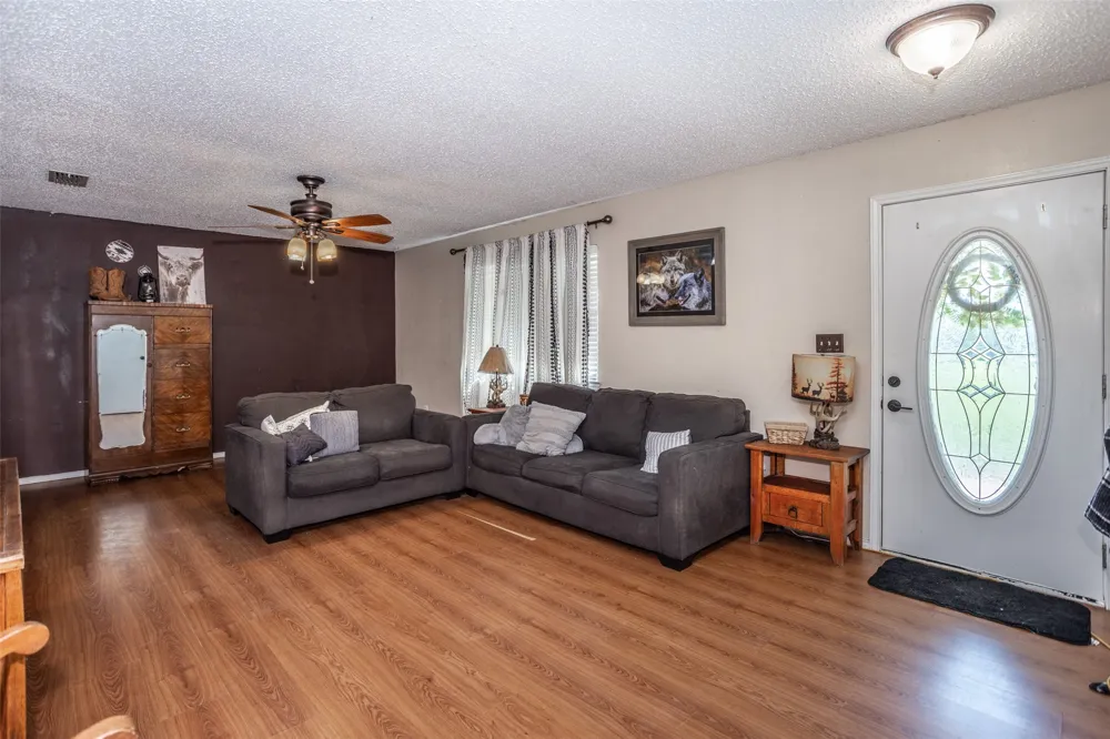 671 County Road 163 Gainesville, TX 76240