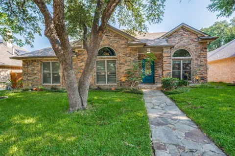 755 Red River Trail