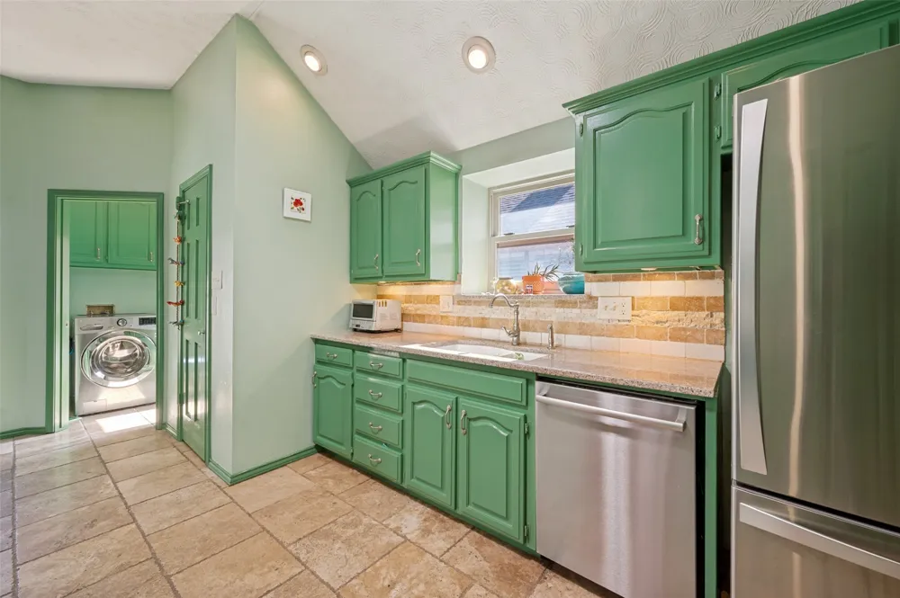 755 Red River Trail Irving, TX 75063