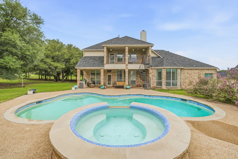 125 Rustling Elm Way Azle, TX 76020