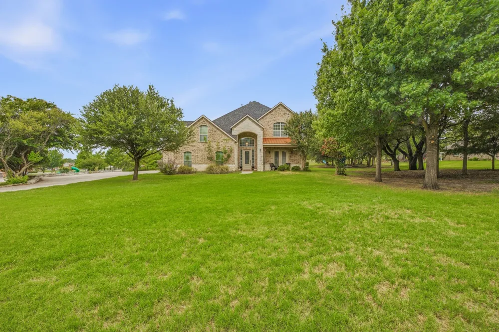125 Rustling Elm Way Azle, TX 76020