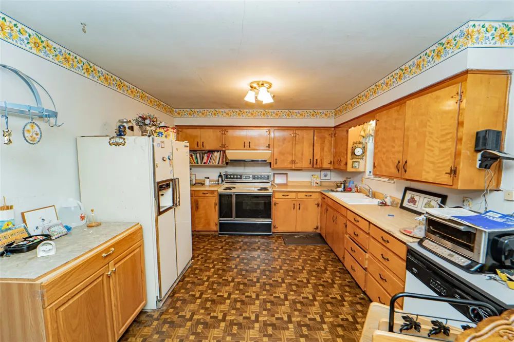 204 Fm 209 E Woodson, TX 76491