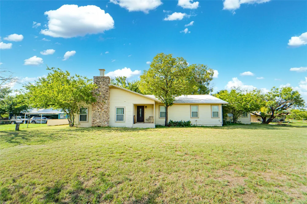 204 Fm 209 E Woodson, TX 76491