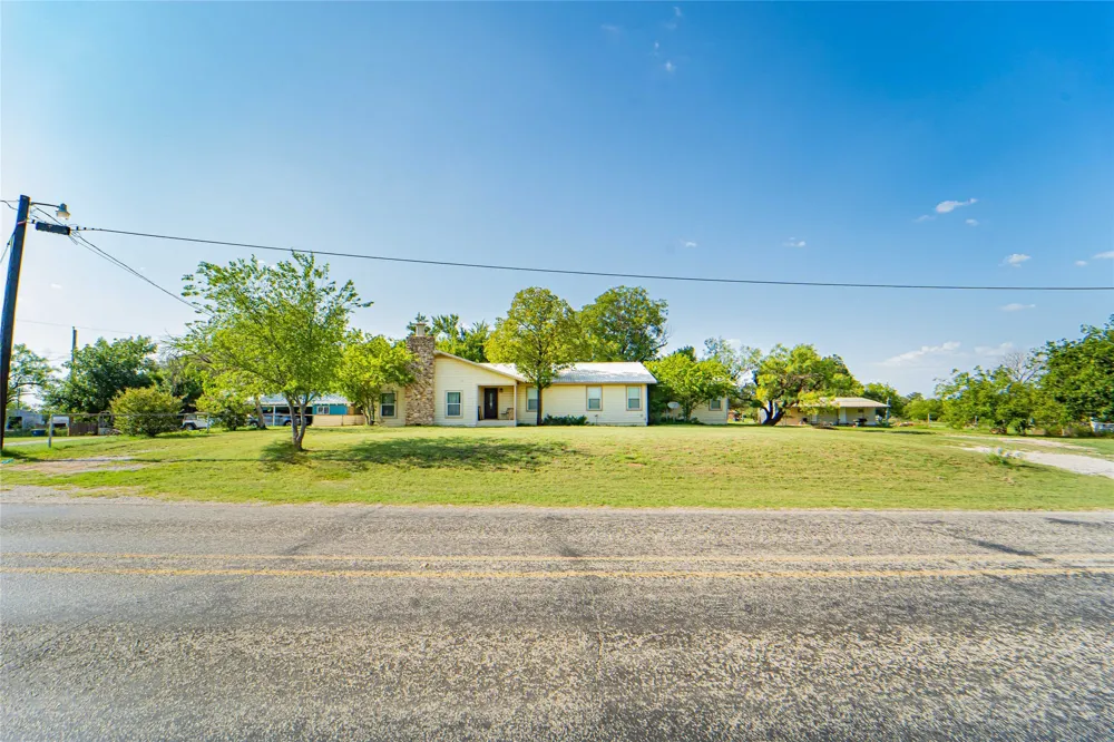 204 Fm 209 E Woodson, TX 76491