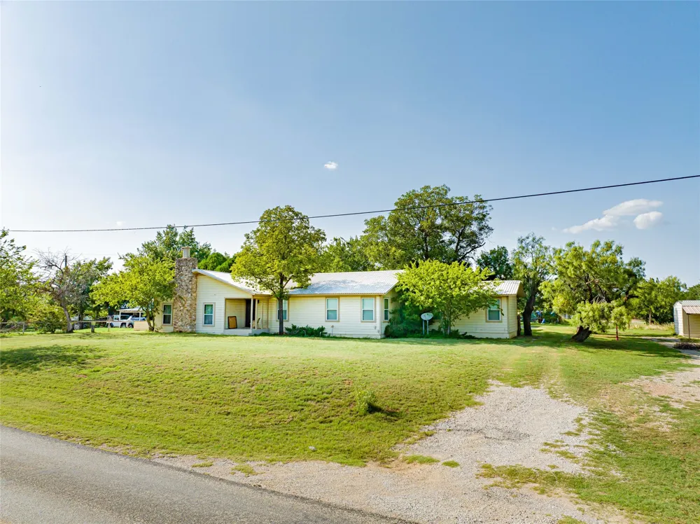 204 Fm 209 E Woodson, TX 76491