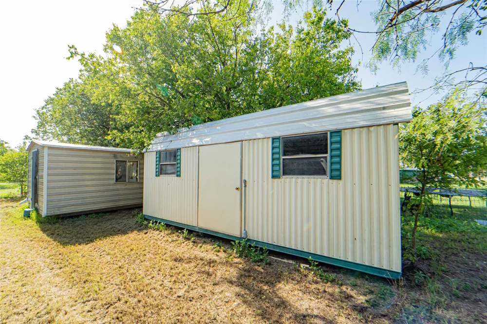 204 Fm 209 E Woodson, TX 76491