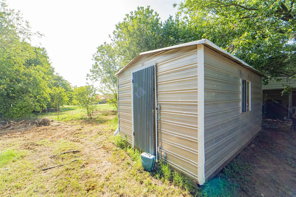 204 Fm 209 E Woodson, TX 76491