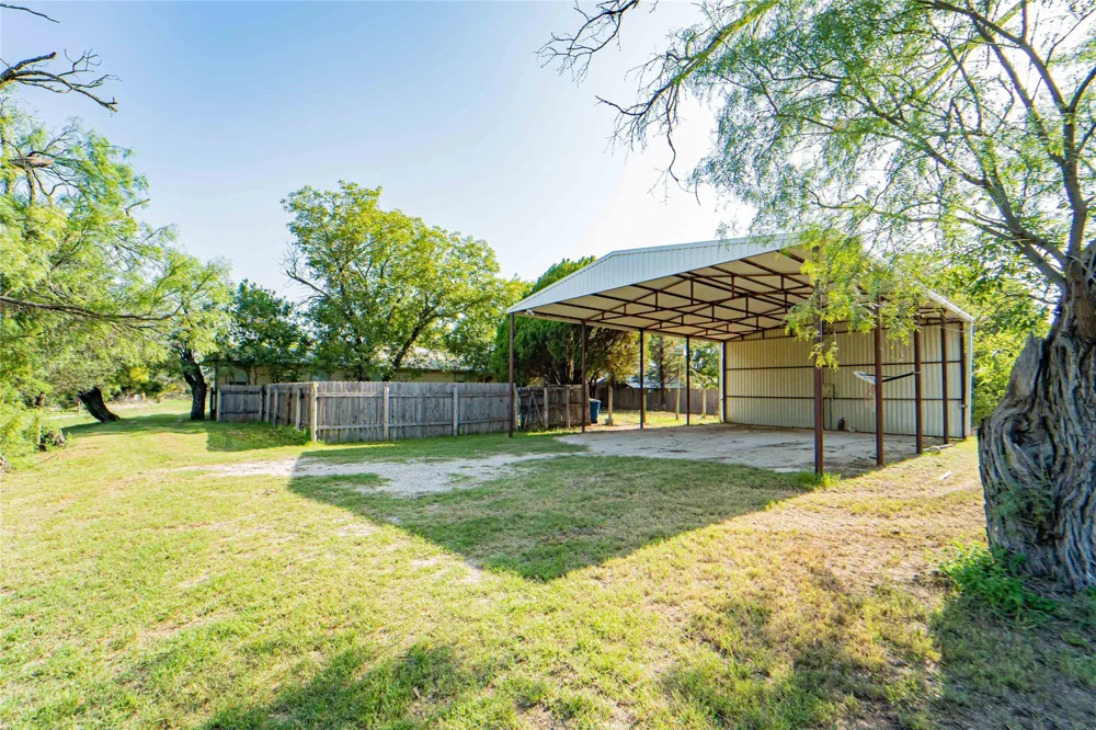 204 Fm 209 E Woodson, TX 76491