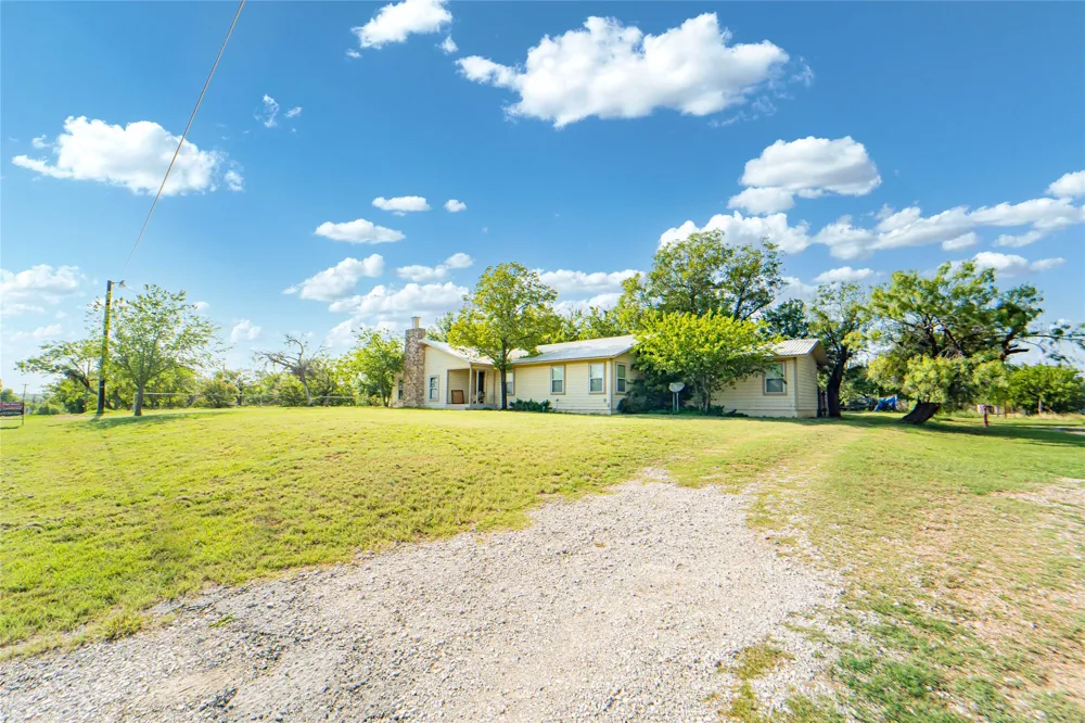 204 Fm 209 E Woodson, TX 76491