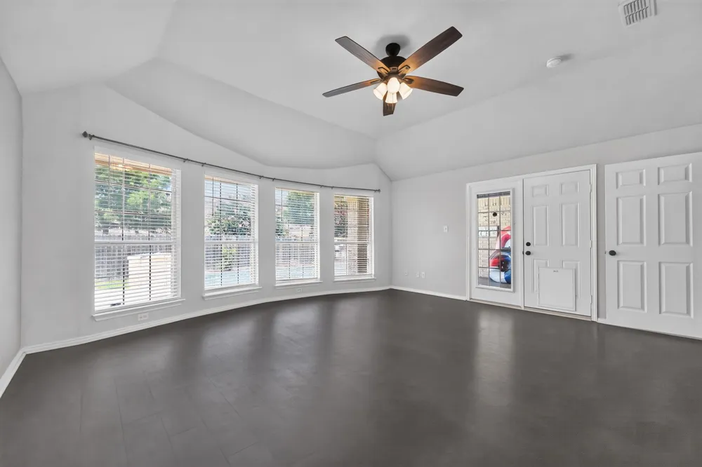 508 Kempson Court Saginaw, TX 76179