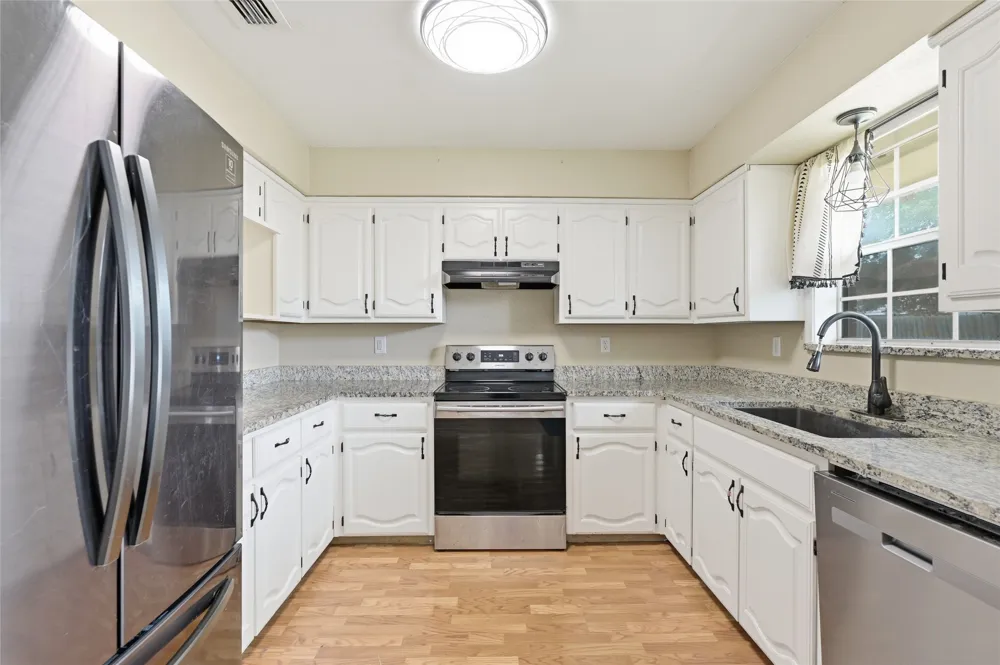 2205 Canyon Circle Bonham, TX 75418
