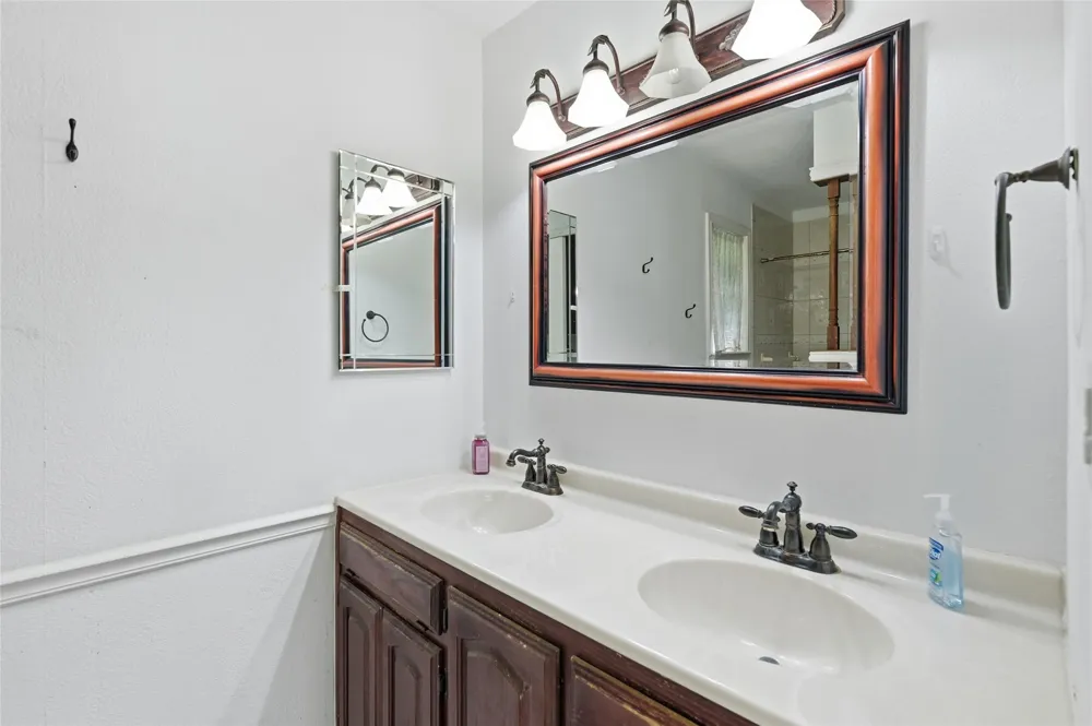2205 Canyon Circle Bonham, TX 75418