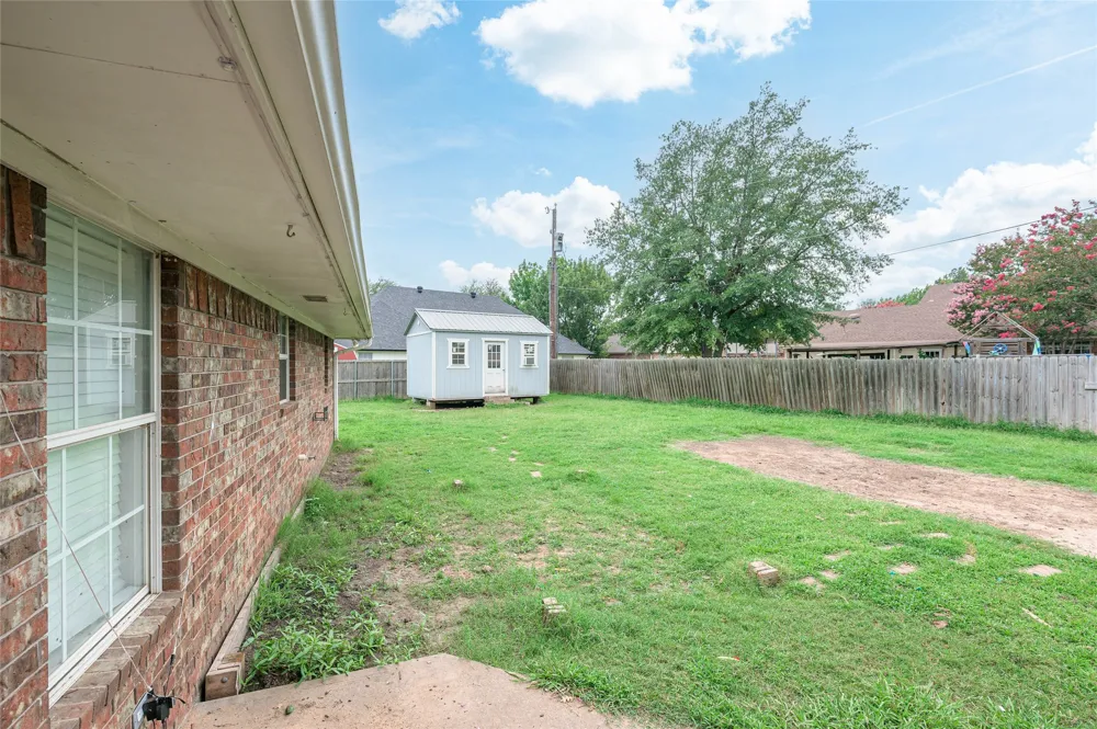2205 Canyon Circle Bonham, TX 75418