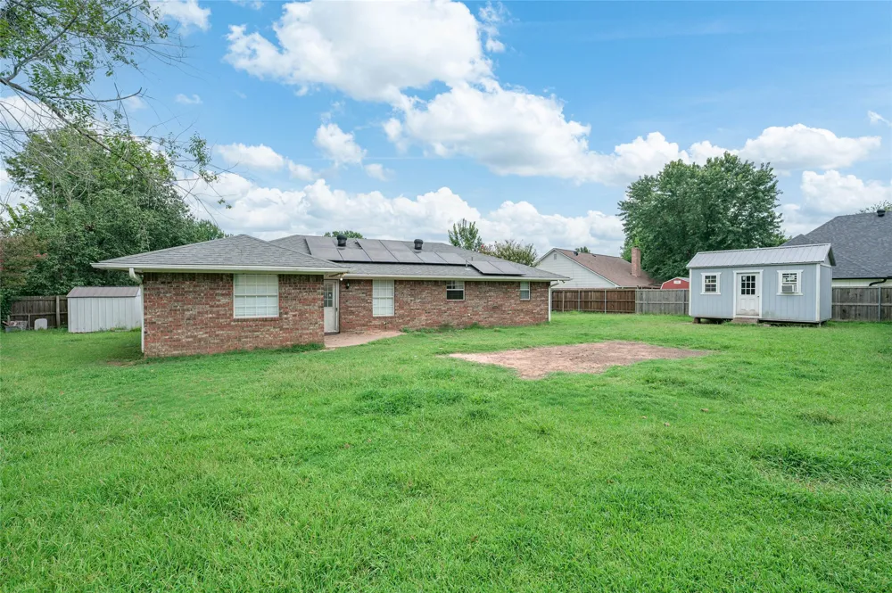 2205 Canyon Circle Bonham, TX 75418