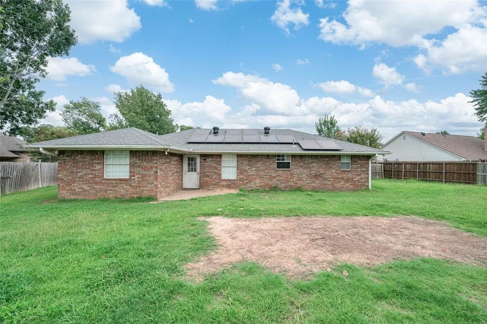 2205 Canyon Circle Bonham, TX 75418