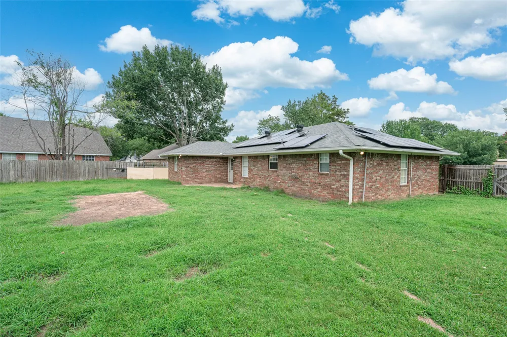 2205 Canyon Circle Bonham, TX 75418