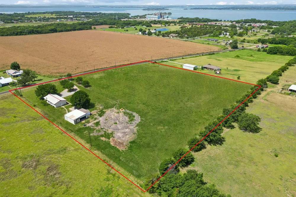 14221 County Road 545 Nevada, TX 75173