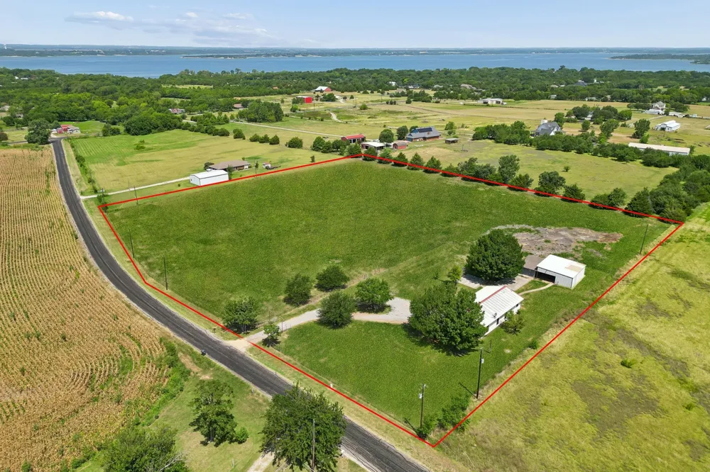 14221 County Road 545 Nevada, TX 75173